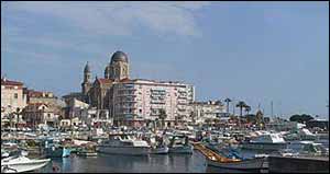 ������ Saint-Raphael � Vieux Port.
