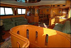 M/Y Discovery