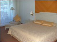 ����� ������� (Camelot Hotel)