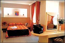 ������. �������� ����� ALMENA